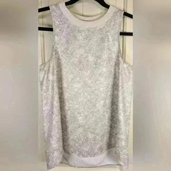 ATHLETA Zephyr Refined Crew Neck Tank Cream & Olive Snake Print Top Size XS - Picture 1 of 8